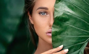 Amazon shoppers say This firming eye treatment “Works Wonders” on Crow’s Feet in Just a week