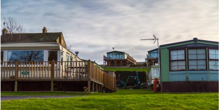 Pros and Cons of Mobile Houses