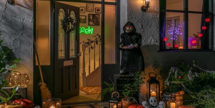 Where to Buy Women’s Pumpkin Clothes?